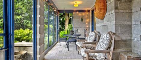 屋外ダイニングエリア