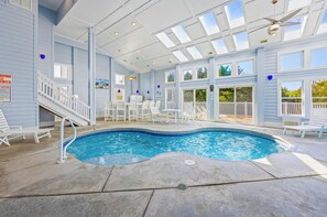 Piscine intérieure, piscine extérieure