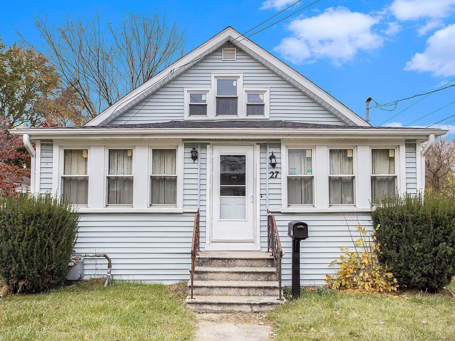Charming 4-bedroom house with WiFi and AC in Battle Creek, Near Casino