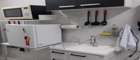 Microwave, oven, stovetop, coffee/tea maker