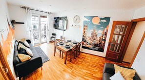 Smart TV - Apartamento Exclusivo Junto Sagrada Familia y San Pau Barcelona Centro Ciudad (Barcelona)
