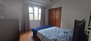 2 chambres, bureau, fer et planche à repasser, Wi-Fi gratuit