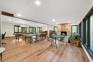 Villa, 5 chambres | Salle de jeux