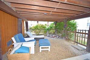 Studio | Terrace/patio - Pine Court 11 Apts by RedAwning (Ocean City)