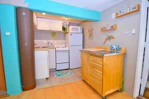 Studio | Private kitchen | Fridge, coffee/tea maker, toaster