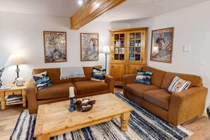 TV, fireplace, offices