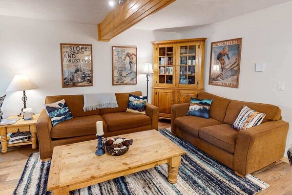 TV, fireplace, offices
