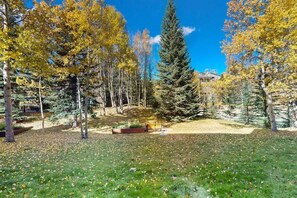Property grounds - AJ’s Outpost | Ski-In Condo | Fireplace + Hot Tub (Breckenridge)