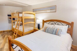 2 bedrooms, desk, iron/ironing board, travel crib