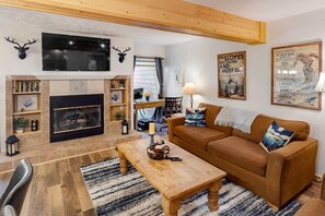 TV, fireplace, offices