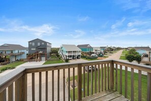 Property grounds - The Krusty Krab | Pet-Friendly, Estuary Views (Galveston)