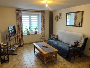 Living area - Chez Mady! (Kirschnaumen)