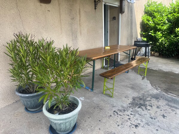 Outdoor dining - Chez Mady! (Kirschnaumen)