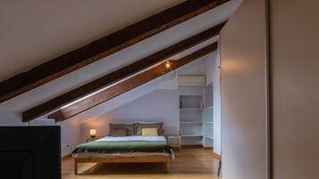 BĂŒgeleisen/BĂŒgelbrett, kostenloses WLAN, BettwĂ€sche