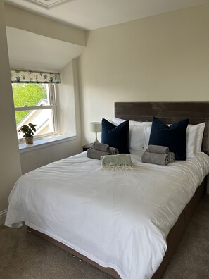 4 chambres, fer et planche à repasser, lit parapluie, Wi-Fi gratuit