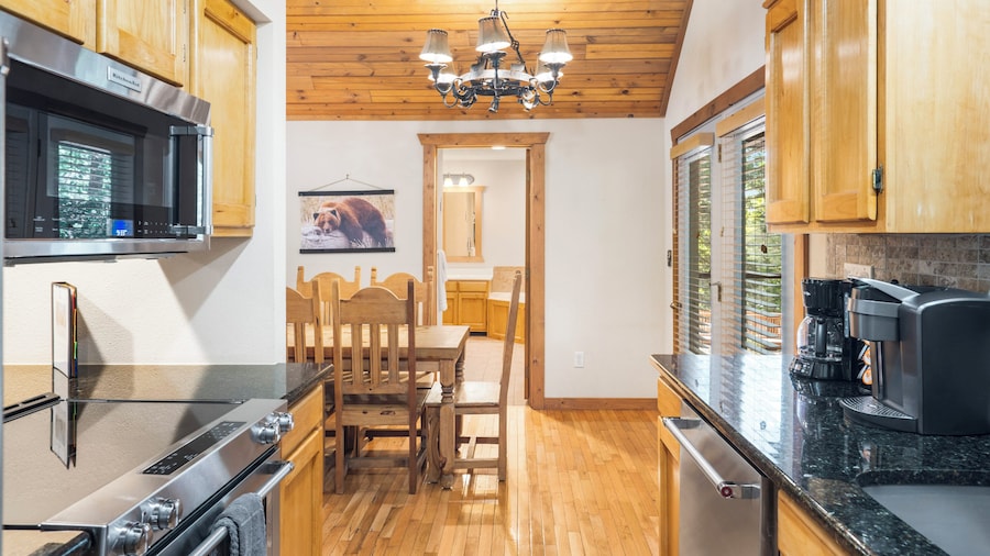 Baldknobber Ridge Escape - West Branson Cabin!