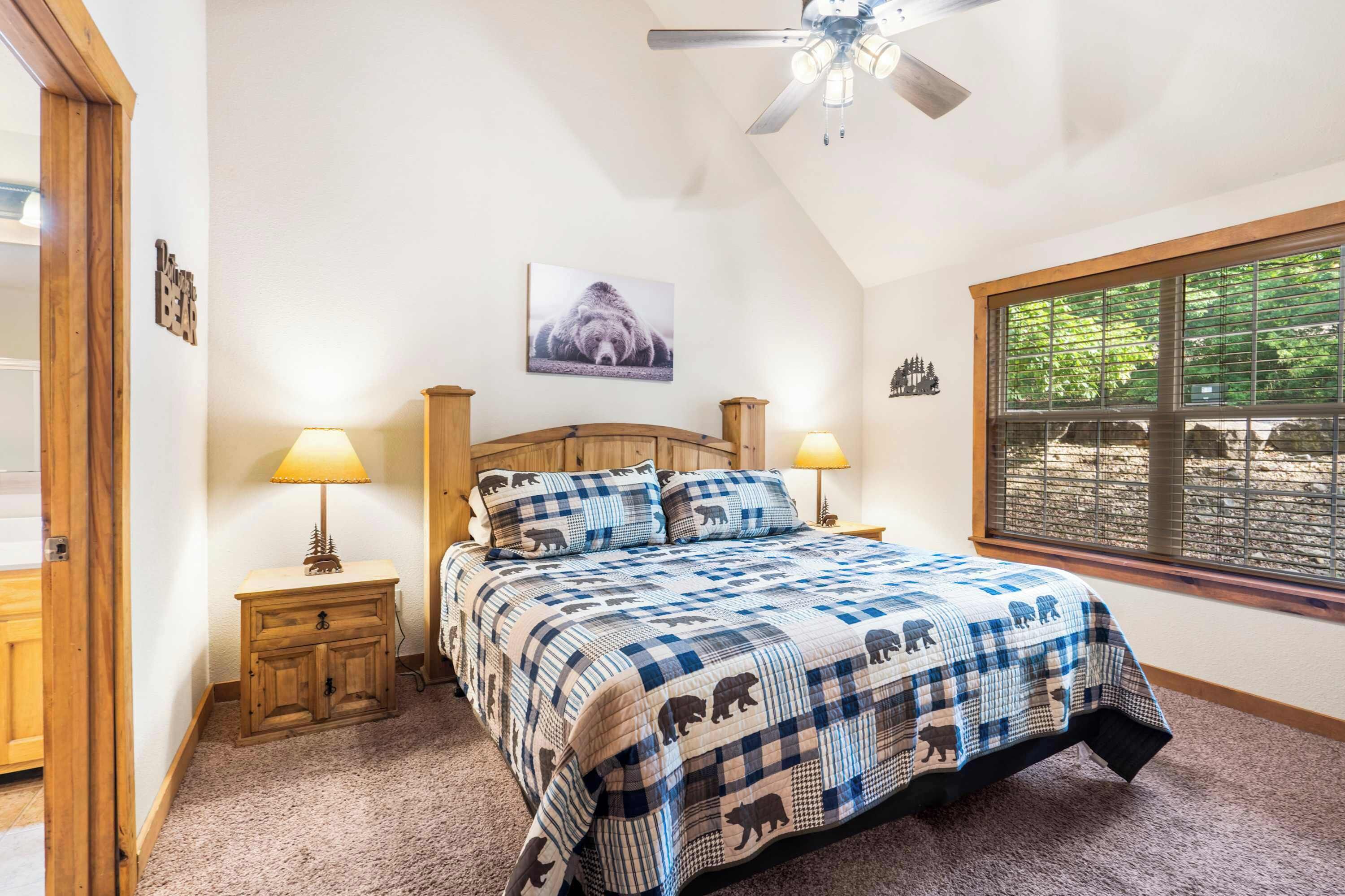 Cabin, Multiple Beds, Balcony, Garden View (Baldknobber Ridge Escape) | 2 bedrooms, individually decorated, individually furnished, bed sheets