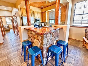Fridge, microwave, oven, stovetop - National Forest Retreat AZ White Mtn Escape Cabin Design Spacious (Overgaard)
