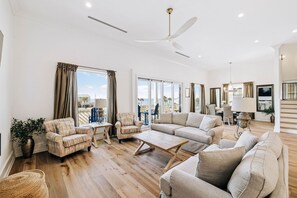 Unclassified image, 3 of 48, button