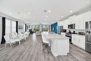 Dishwasher - Nine Bedroom Villa/Sleeps 20/Private Pool/Spa/Free WIFI (Kissimmee)