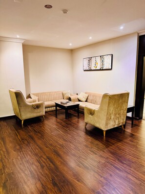 Apartment, 2 Bedrooms, living room | Wohnbereich