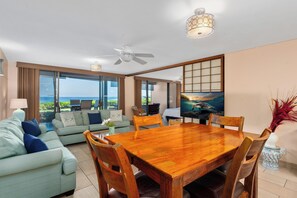 Interior - Soak in Kona ocean views in this two bedroom (Kailua Kona)