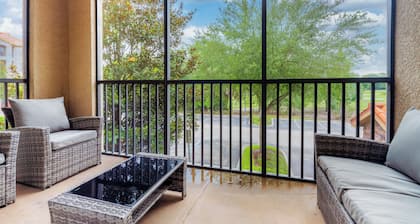 Splendid Renovated 2 + 2 Condo Near Disney with Amazing Amenities