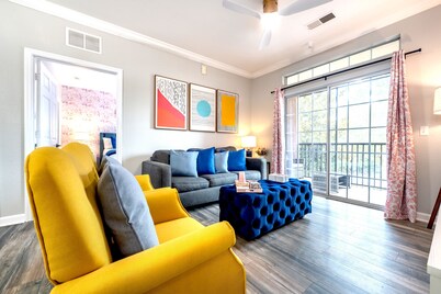 Splendid Renovated 2 + 2 Condo Near Disney with Amazing Amenities