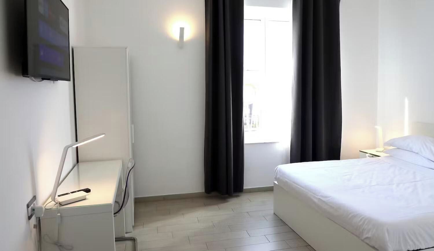 WiFi, bed sheets