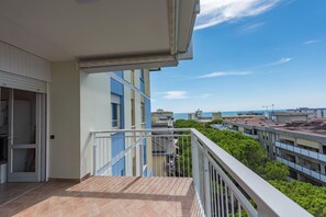 Appartement, 3 slaapkamers, terras, uitzicht op zee | Terras