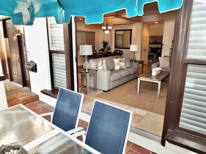 Maison, Plusieurs lits, patio, vue partielle sur l'océan (Beauty by the Beach) | Intérieur