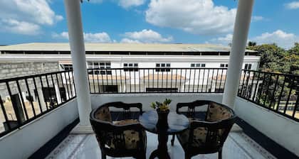 Ramlyn Guesthouse & Restaurant