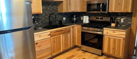 Frigorífic, microones, forn i placa de cuina