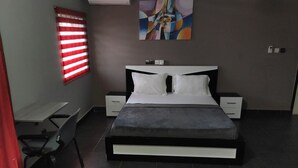 Unclassified image, 5 of 27, button - Room-deluxe Double Bed Bedroom in Lome - (Lomé)