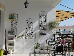 Outdoor dining - Paramount Gardens Resorts C202 (Larnaca)