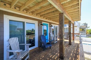 Terrace/patio - Just 350ft walk to beach access - pet-friendly, semi-oceanfront, pool & hot tub! (Nags Head)