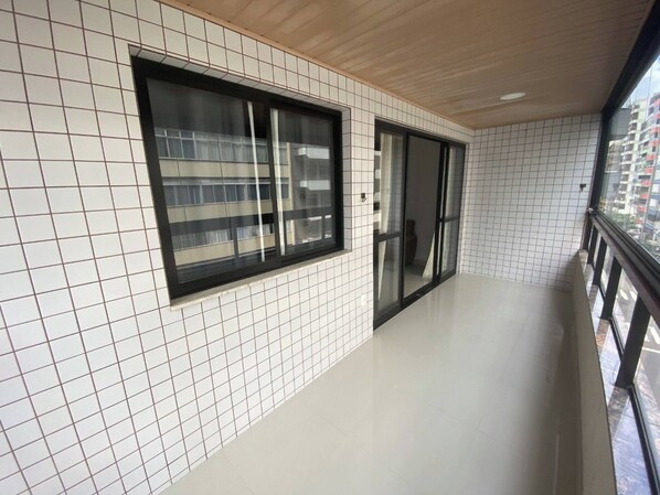 Apartment, 2 Bedrooms | Balcony - Affittasi Appartamento Deluxe (Rio Bananal)