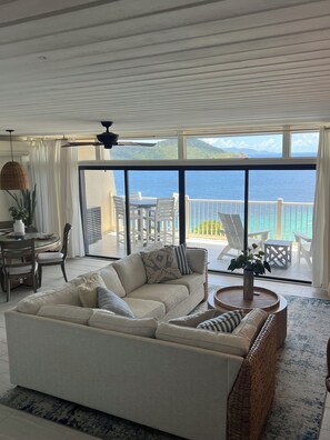 Smart TV, books, video library, stereo - Mermaid Escape~Romantic Getaway Newly Renovated with Luxurious & Stunning Views (St Thomas)