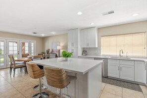 House, Multiple Beds, Patio, Garden View (Beck's Place) | Private kitchen - Beck's Place (Scottsdale)