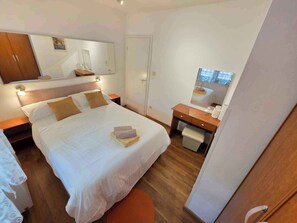 3 bedrooms, WiFi - Holiday apartment with outdoor pool (Novi Vinodolski)