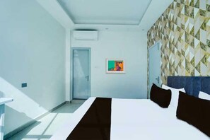 Soundproofing, free WiFi - Siddhi vinayak inn  (Varanasi)