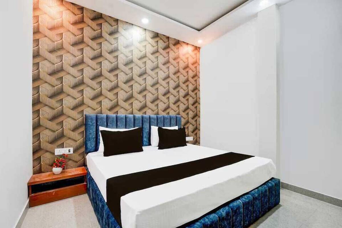 Soundproofing, free WiFi