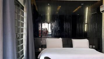 1 bedroom, desk, laptop workspace, blackout drapes