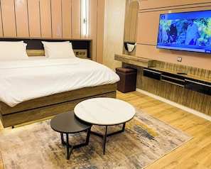 Habitación ejecutiva, balcón | Escritorio, espacio para trabajar con laptop y cortinas blackout 