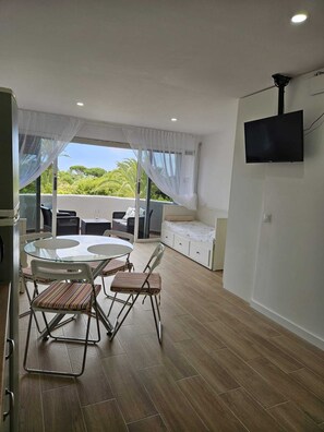 Interior - Beachside Studio- Apartment, Perfect for Couples or Families With 1-2 Children (Marbella)