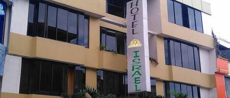 Mặt tiền nơi lưu trú