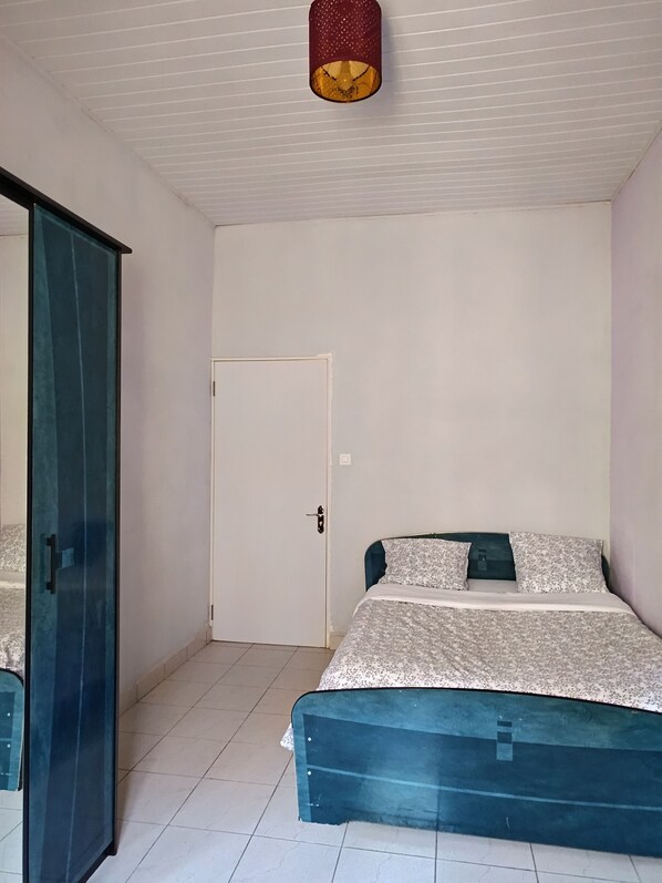 4 Schlafzimmer, Bügeleisen/Bügelbrett, WLAN, Bettwäsche