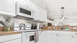 House, Multiple Beds, Kitchen, Garden View (Cabana in Little Havana) | Private kitchen - Cabana in Little Havana (Tampa)
