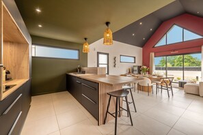 Frigorifero, microonde, forno, lavastoviglie