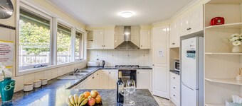 StayAU Newly Family Comfort Vibrant WIFI 5BRM Glen